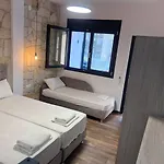 Naria Apartment